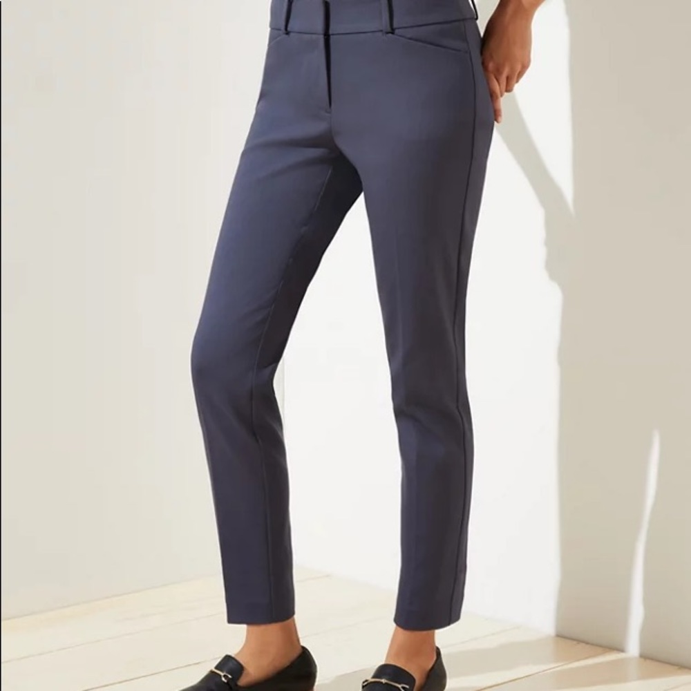 NWT Loft gray skinny ankle pant. Curvy fit